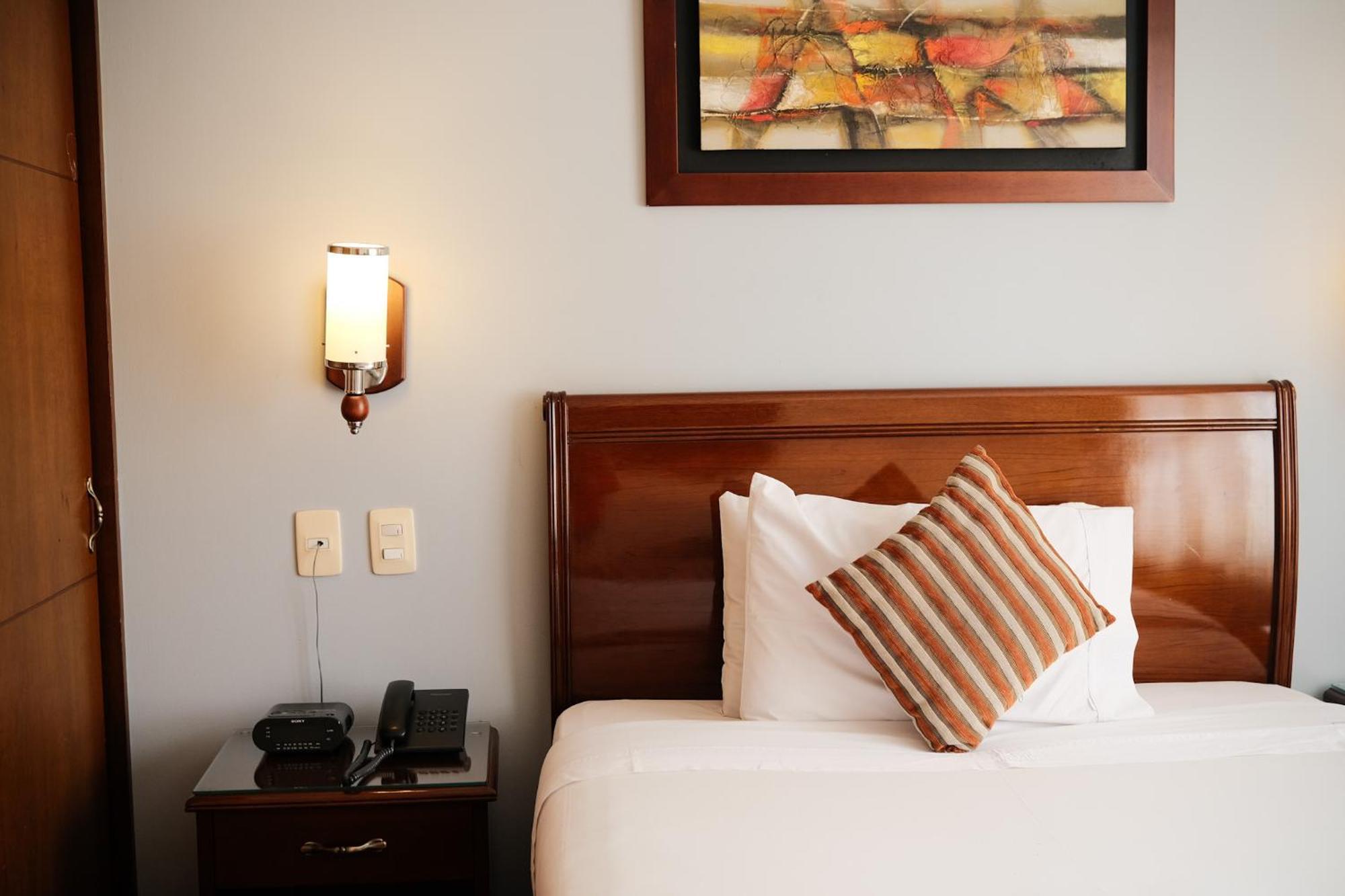 Hotel San Pablo Bogota Bagian luar foto